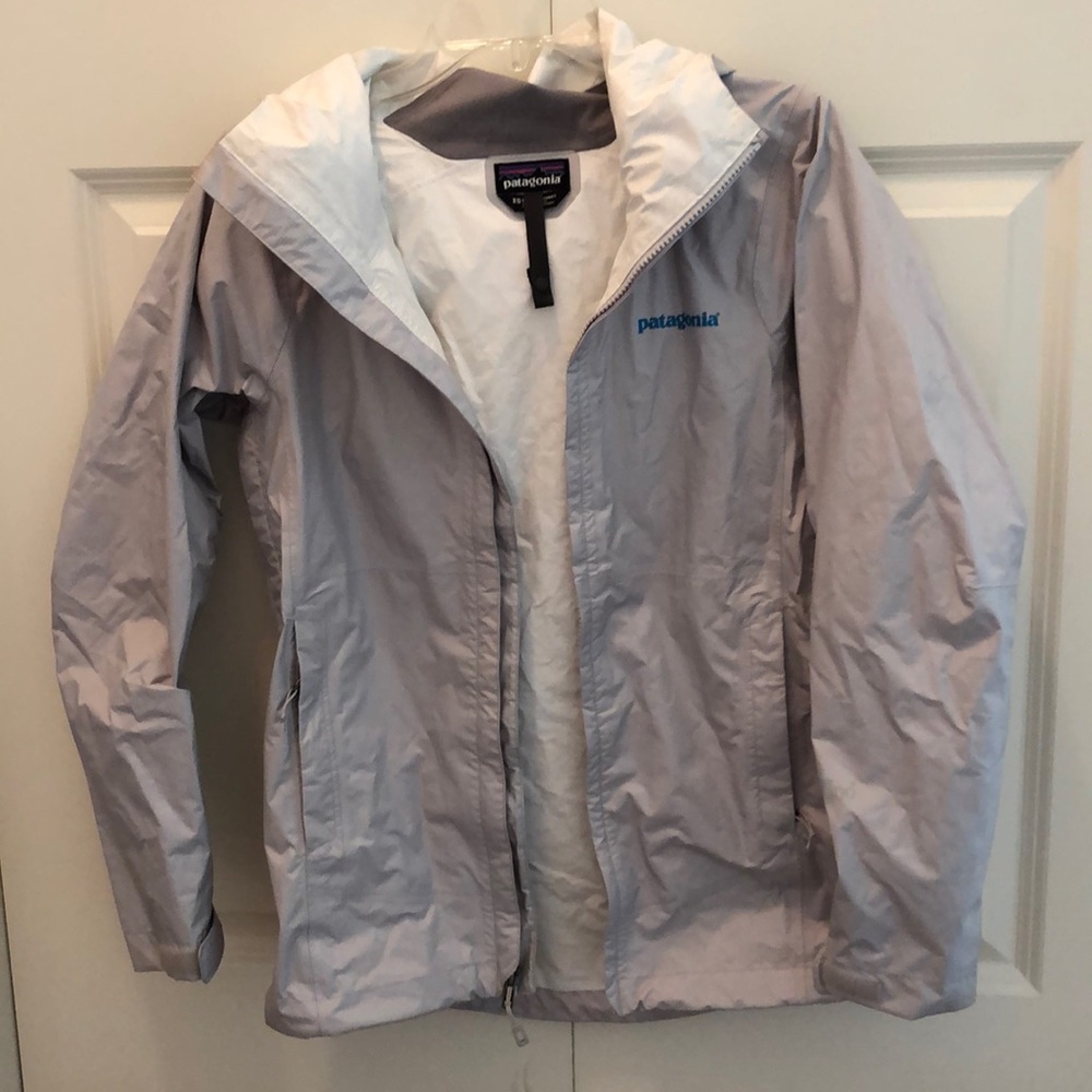 Women’s Patagonia rain jacket size XS